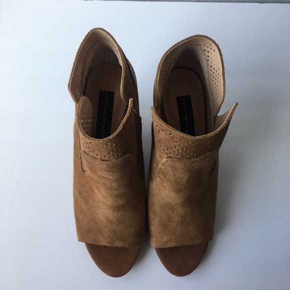 NWOB Steven By Steve Madden Suede Peep Toe Booties - Picture 2 of 6
